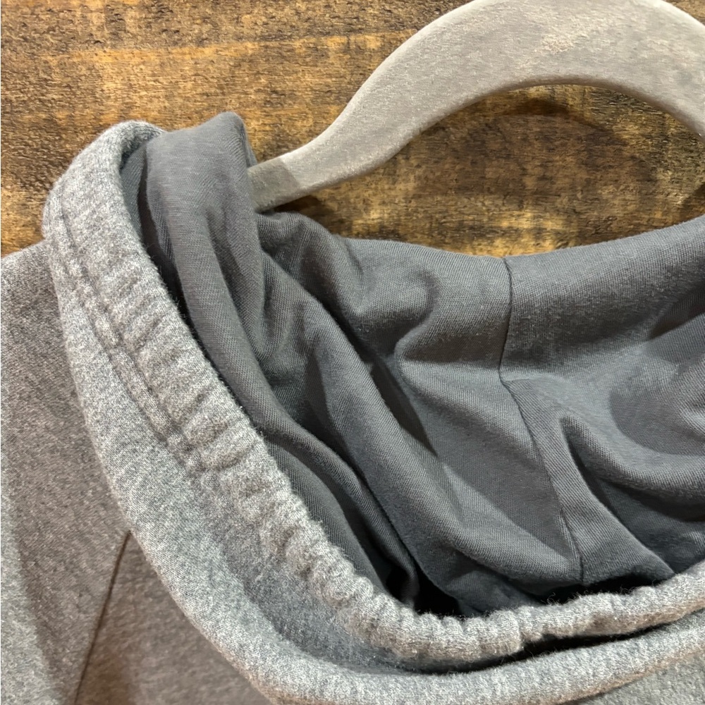 Under Armour Hoodie‎ - Picture 3 of 5